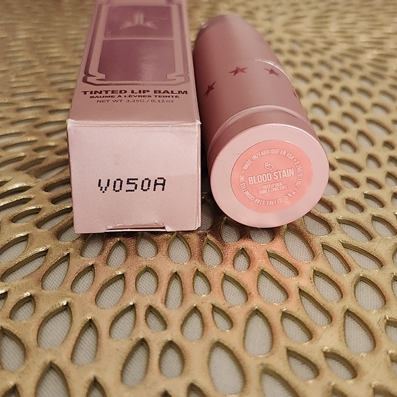 Jeffree Star Cosmetics Tinted Lip Balm Blood Stain BNIB - Picture 4 of 5
